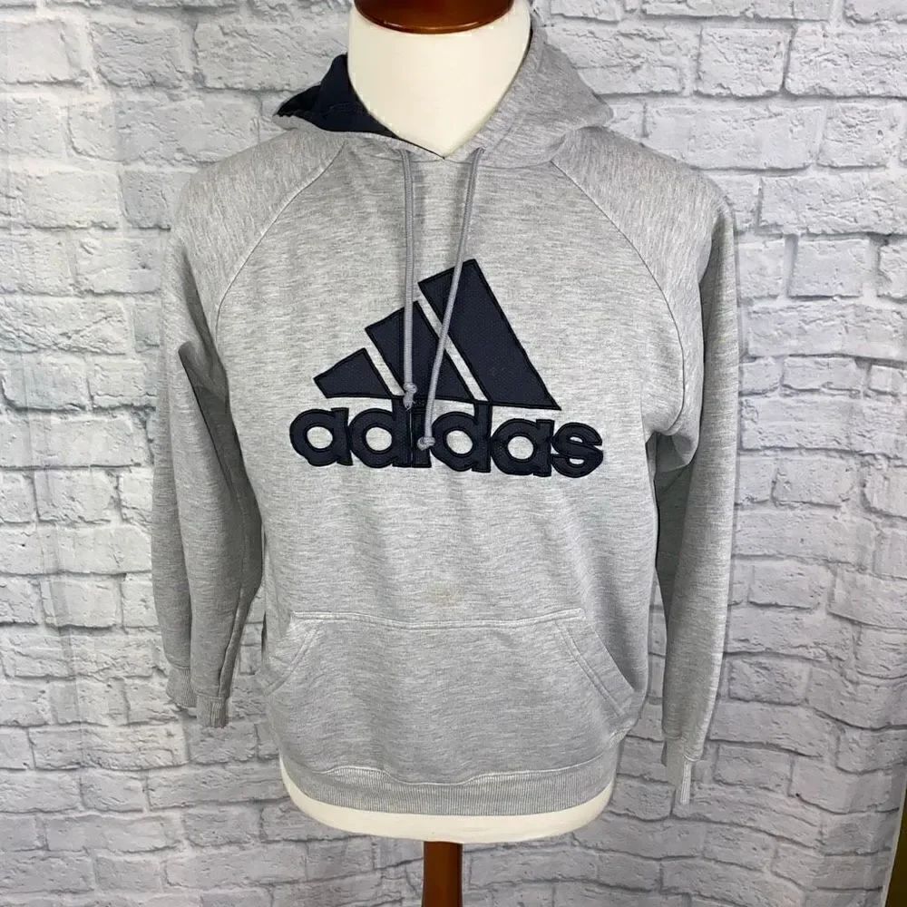Adidas classic pullover Longsleeve hoodie w/front pocket drawstring hood sz M